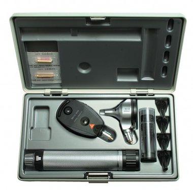 HEINE Diagnostic Set with BETA 200 Ophthalmoscope, BETA 200 f.O. Otoscope, 3,5 Volt (Li-ion) with rechargeable handle for mains socket, Item No.: 09042013k02